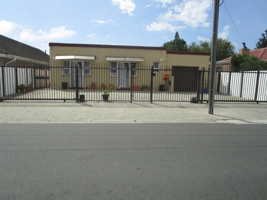 4 Bedroom Property for Sale in Lansdowne Western Cape